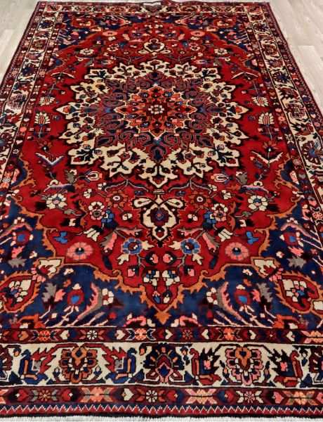 https://www.armanrugs.com/ | 6' 8" x 10' 3" Red Bakhtiari Hand Knotted Wool Authentic Persian Rug